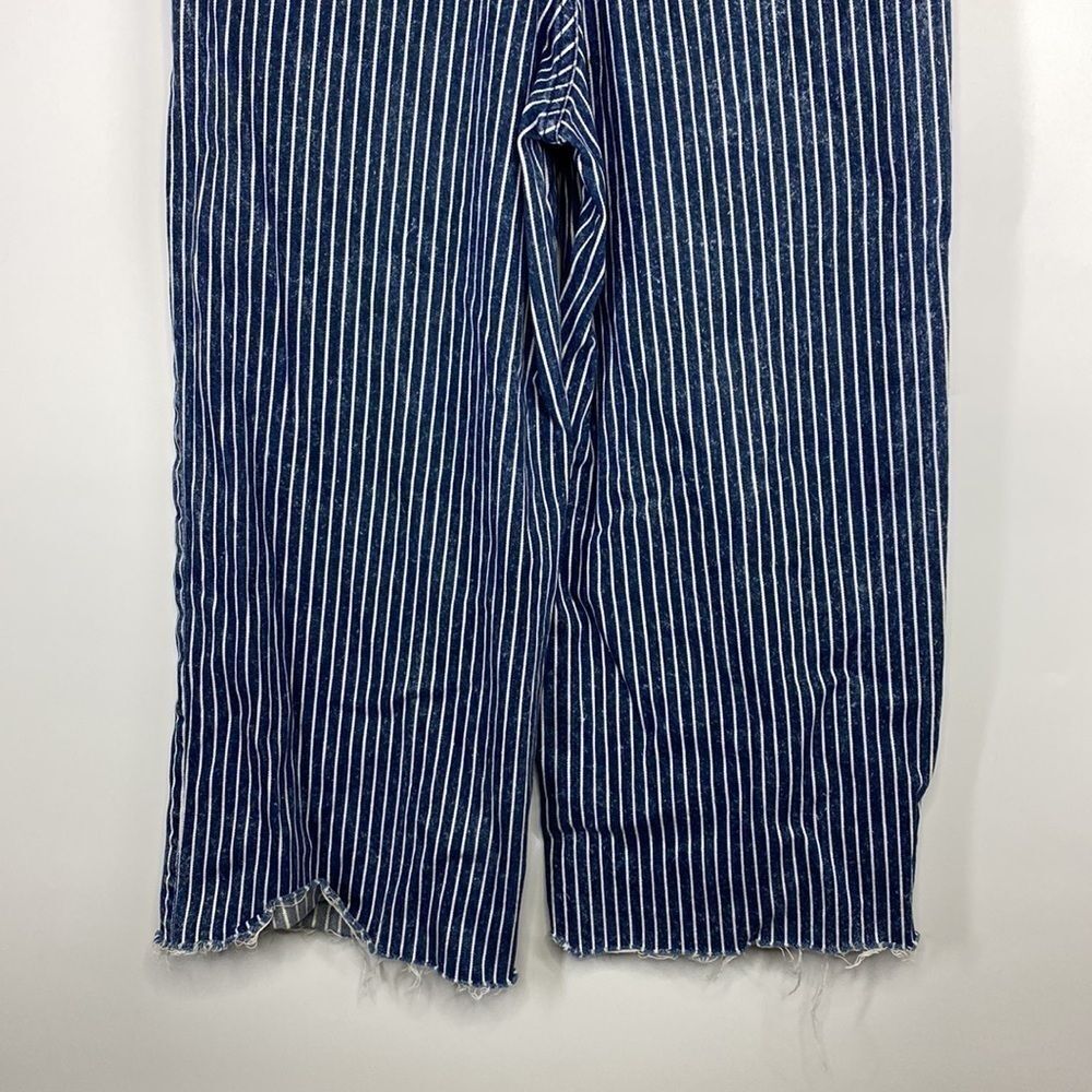Universal Threads Blue Railroad Cropped Overalls Raw Hem Size 4/27 - Picture 7 of 10